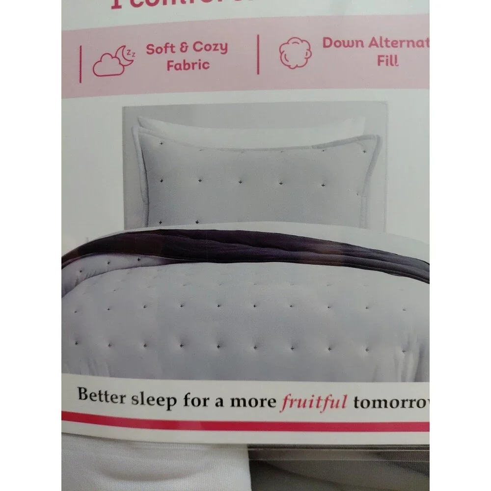 FRUIT OF THE LOOM SUPER SOFT REVERSIBLE COMFORTER SET Retails 85$